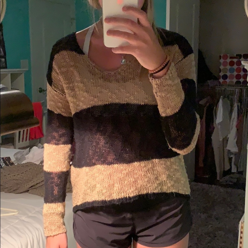 Brown and black sweater so cute